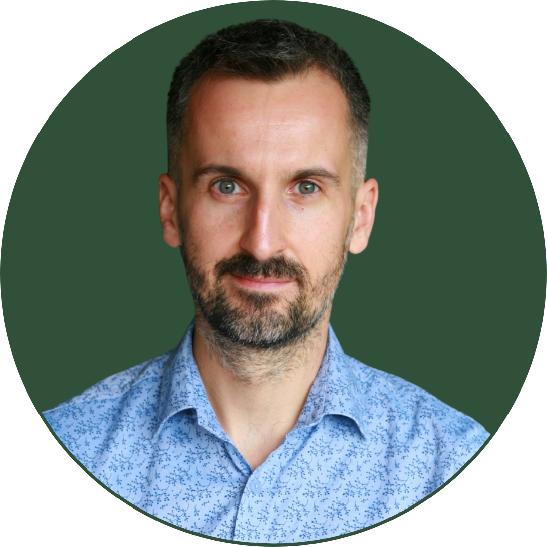 Tomek, CEO at Kiwee